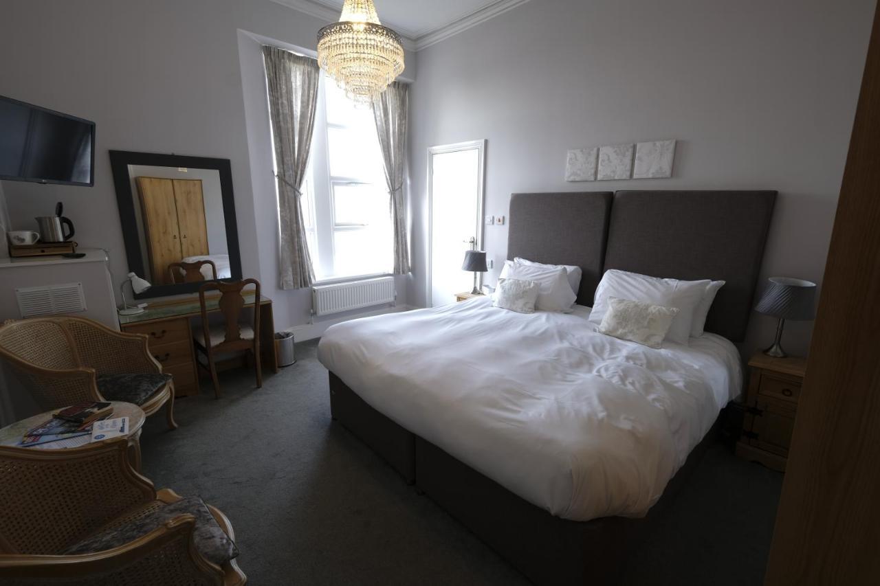 Heathcliff House B&B Exclusively For Adults Free Large Carpark Torquay Exterior photo