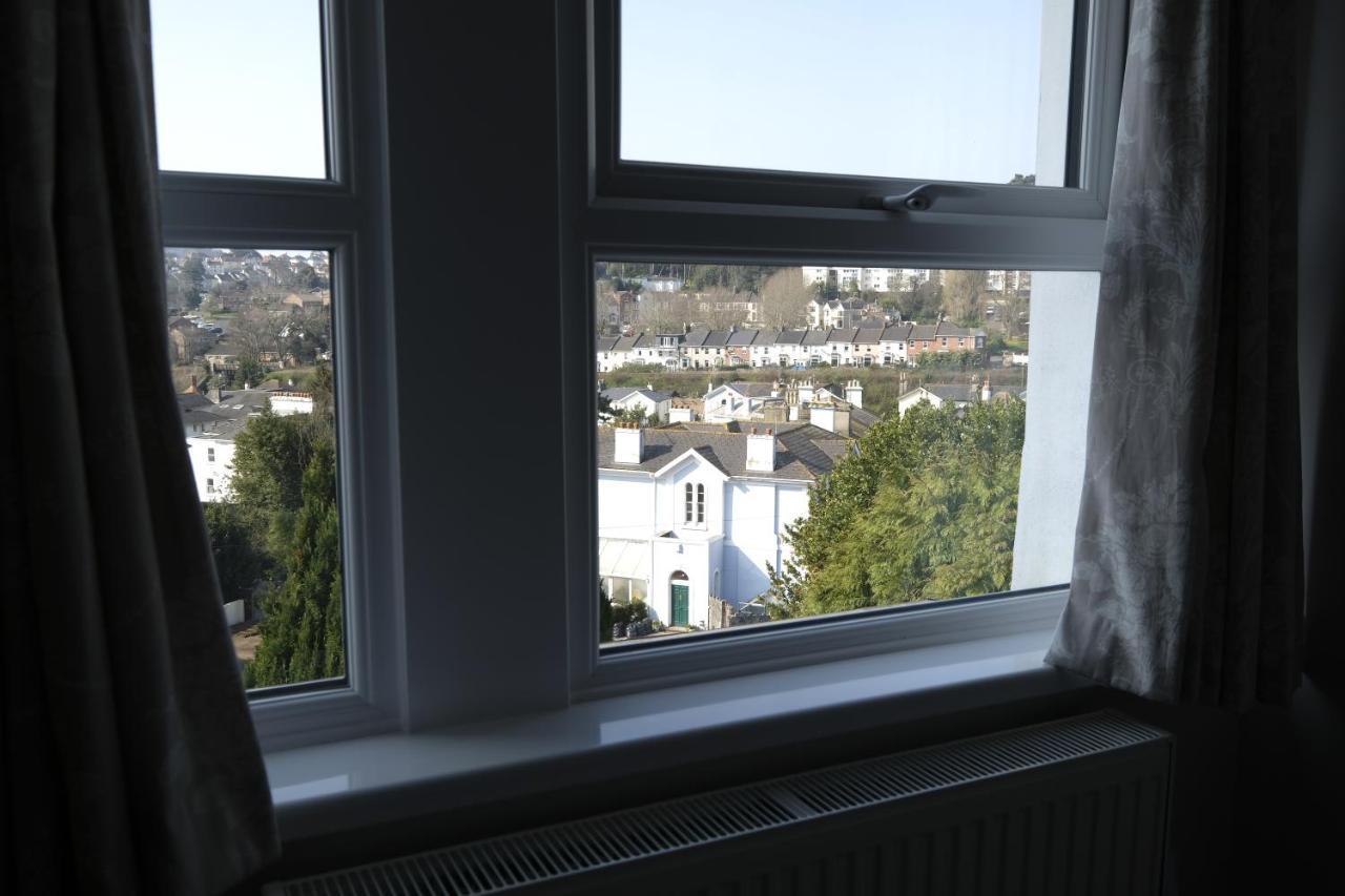 Heathcliff House B&B Exclusively For Adults Free Large Carpark Torquay Exterior photo