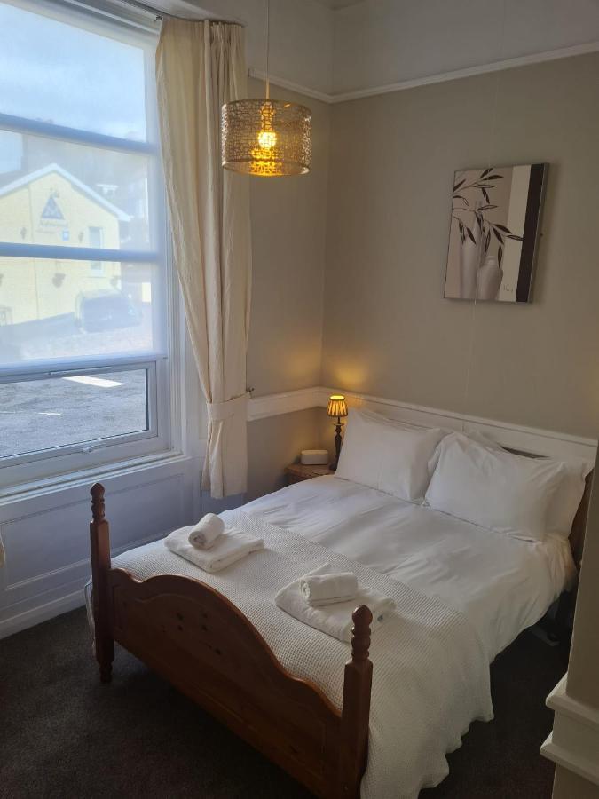 Heathcliff House B&B Exclusively For Adults Free Large Carpark Torquay Exterior photo