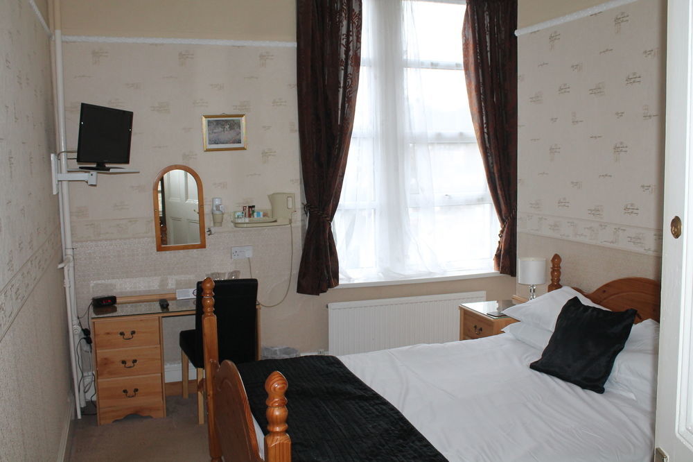 Heathcliff House B&B Exclusively For Adults Free Large Carpark Torquay Exterior photo