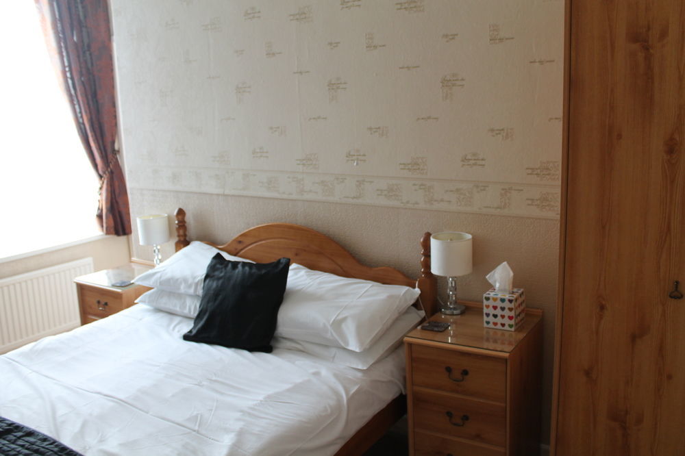 Heathcliff House B&B Exclusively For Adults Free Large Carpark Torquay Exterior photo