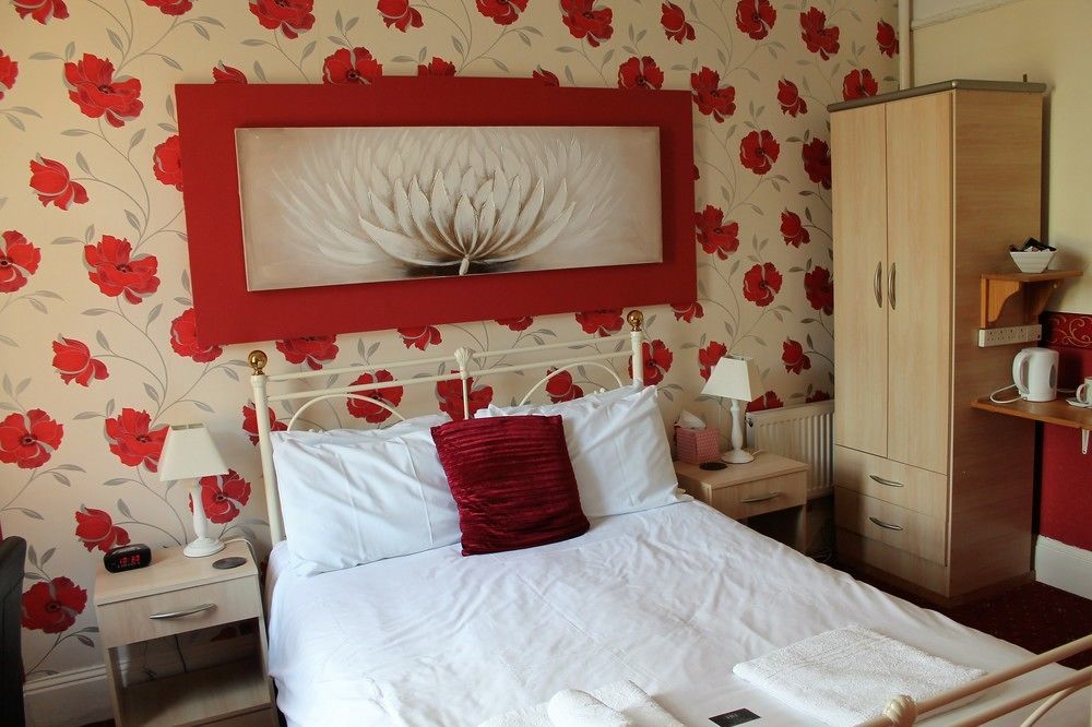Heathcliff House B&B Exclusively For Adults Free Large Carpark Torquay Exterior photo