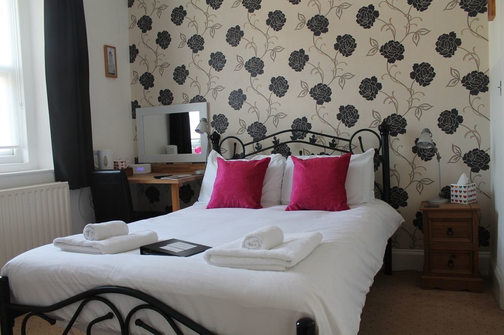 Heathcliff House B&B Exclusively For Adults Free Large Carpark Torquay Exterior photo