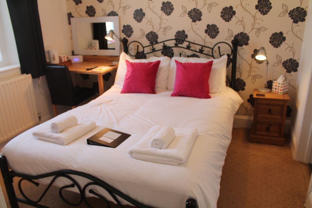 Heathcliff House B&B Exclusively For Adults Free Large Carpark Torquay Exterior photo