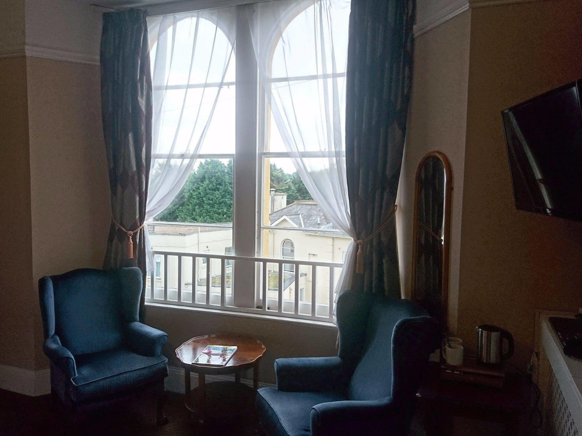 Heathcliff House B&B Exclusively For Adults Free Large Carpark Torquay Exterior photo