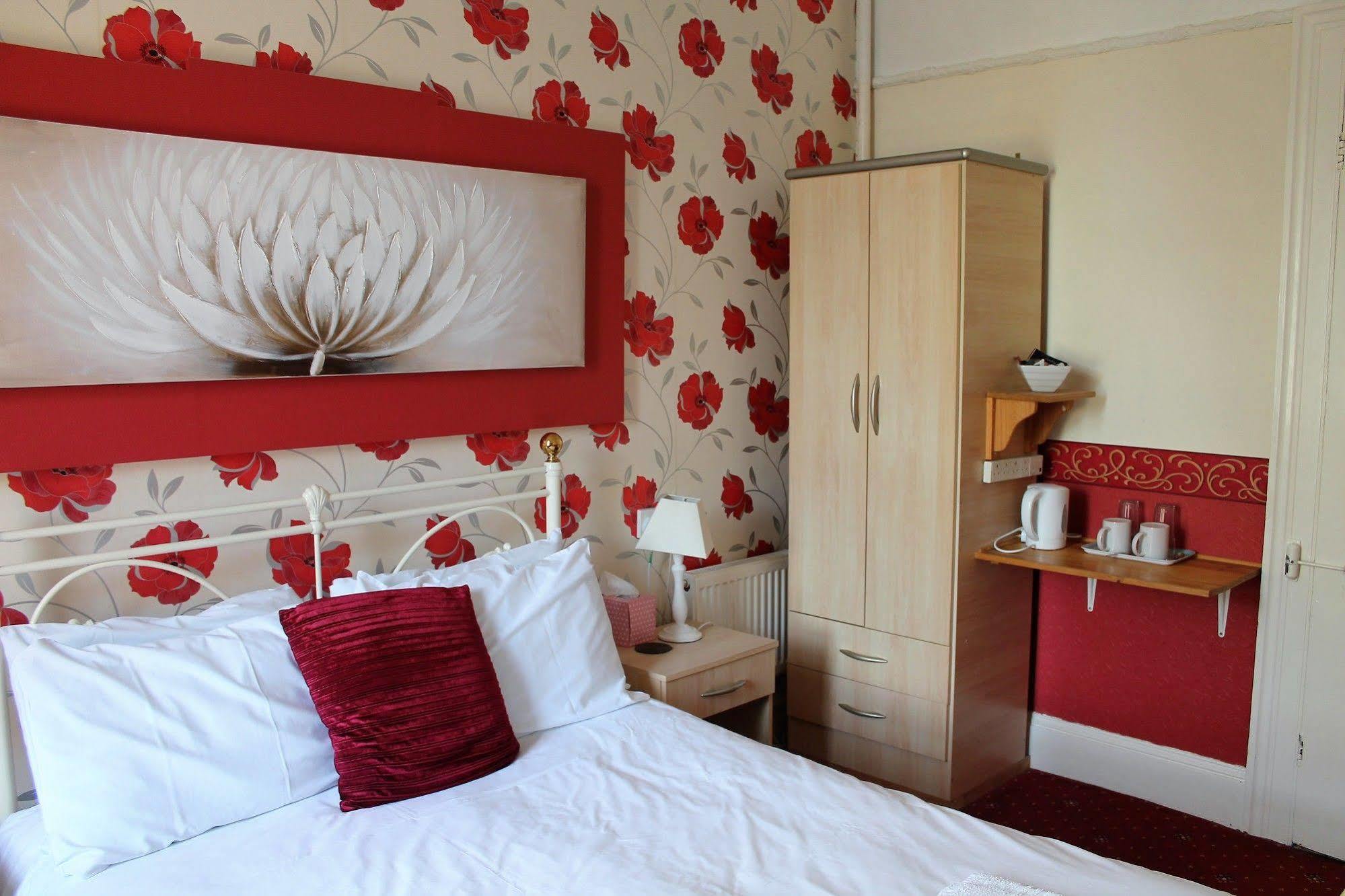 Heathcliff House B&B Exclusively For Adults Free Large Carpark Torquay Exterior photo